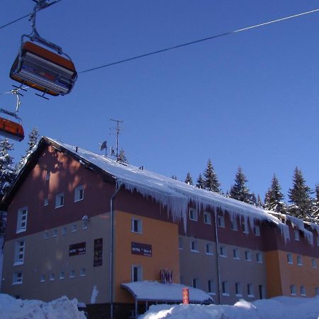 Hotel Pod Vlekem Loučná pod Klínovcem Kültér fotó
