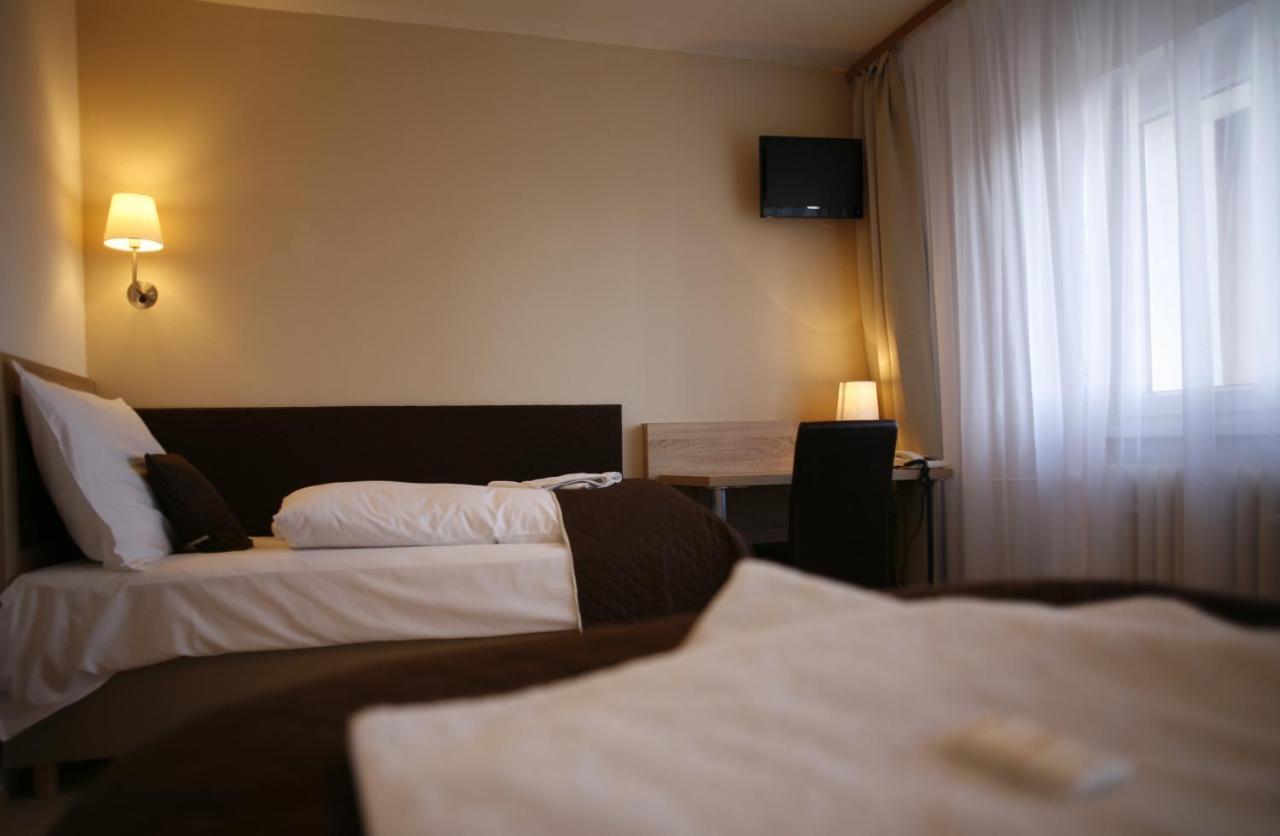 Hotel Pod Vlekem Loučná pod Klínovcem Kültér fotó