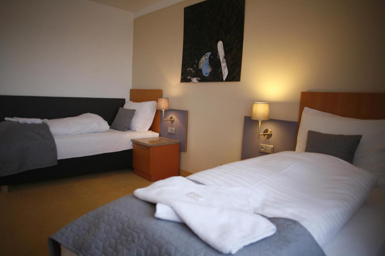 Hotel Pod Vlekem Loučná pod Klínovcem Kültér fotó