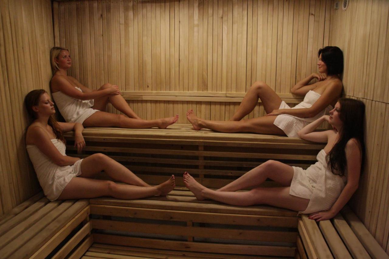 Hotel Pod Vlekem Loučná pod Klínovcem Kültér fotó