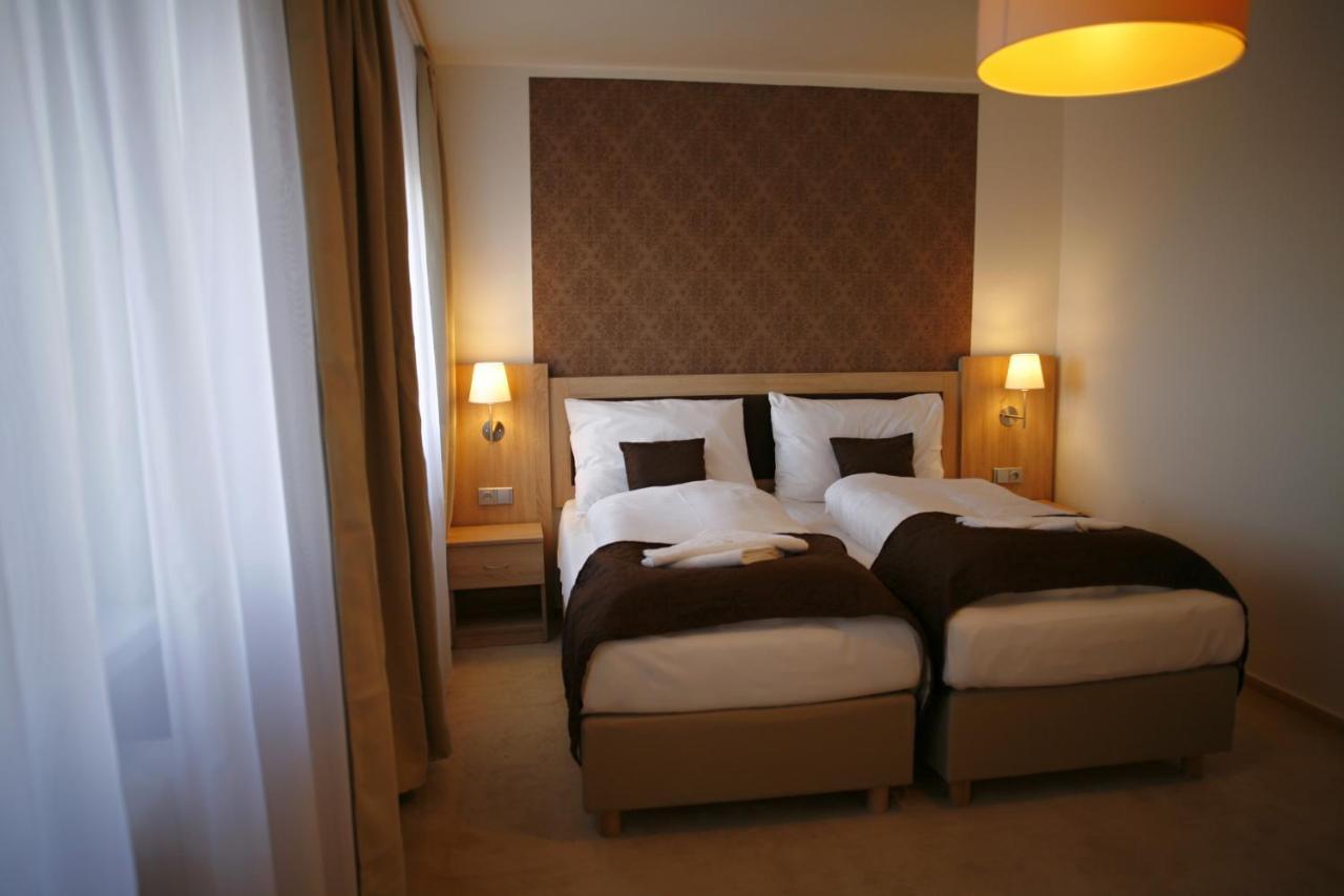 Hotel Pod Vlekem Loučná pod Klínovcem Kültér fotó