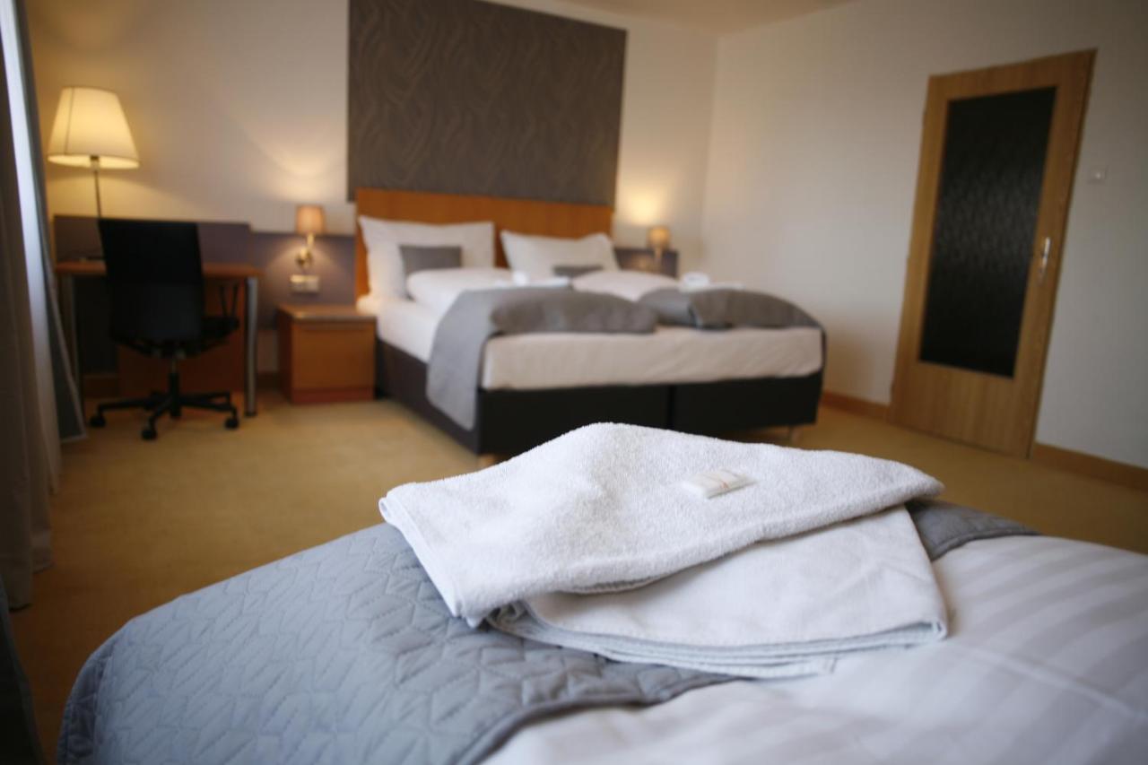 Hotel Pod Vlekem Loučná pod Klínovcem Kültér fotó