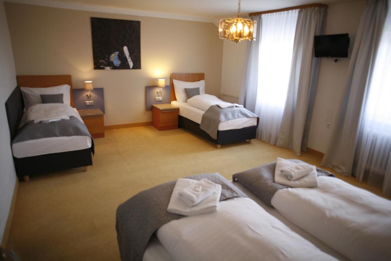 Hotel Pod Vlekem Loučná pod Klínovcem Kültér fotó