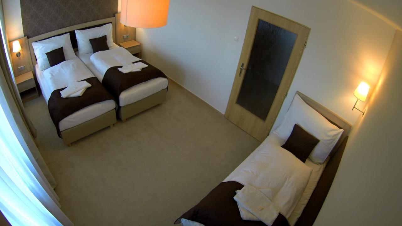 Hotel Pod Vlekem Loučná pod Klínovcem Kültér fotó