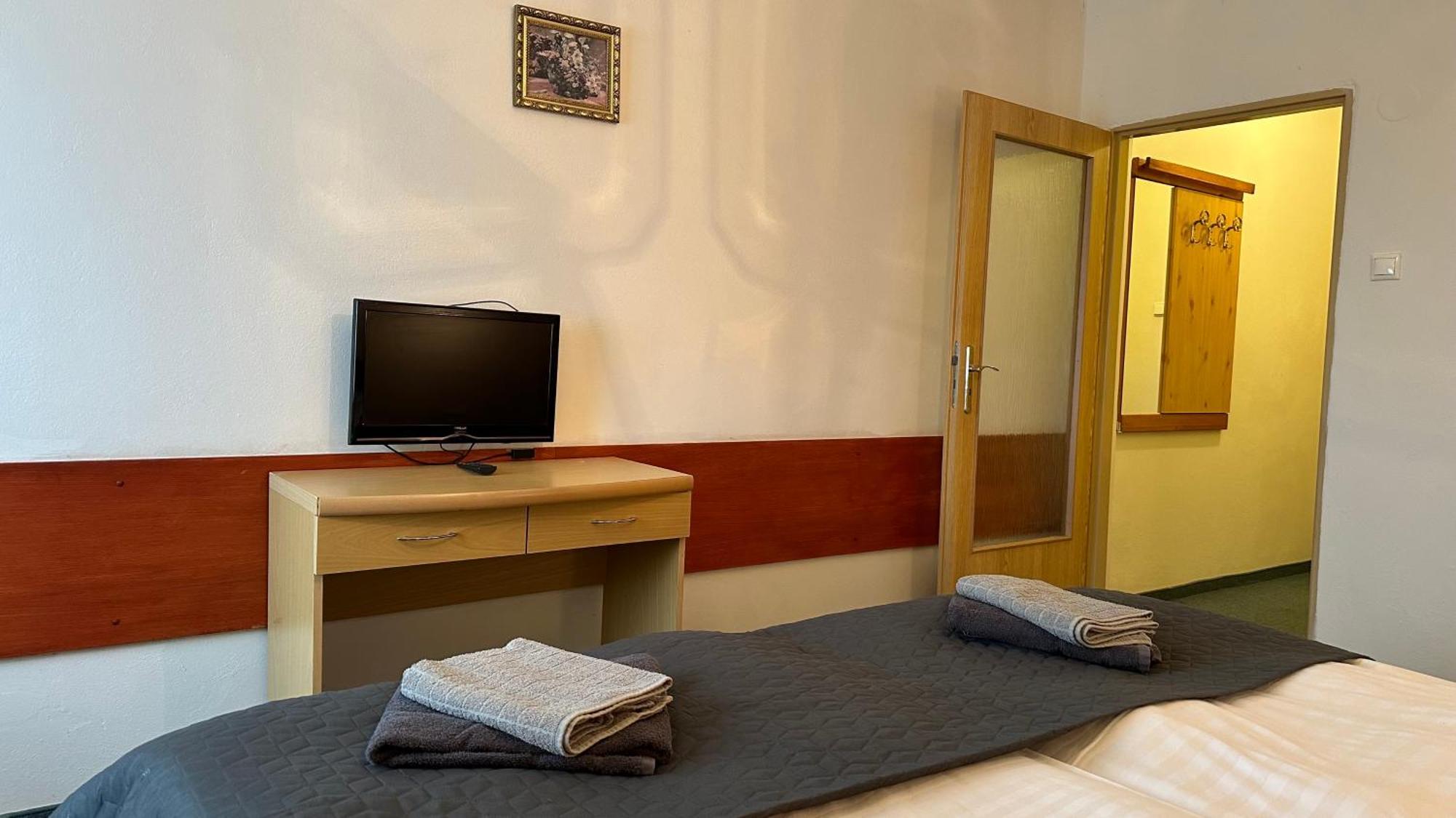 Hotel Pod Vlekem Loučná pod Klínovcem Kültér fotó