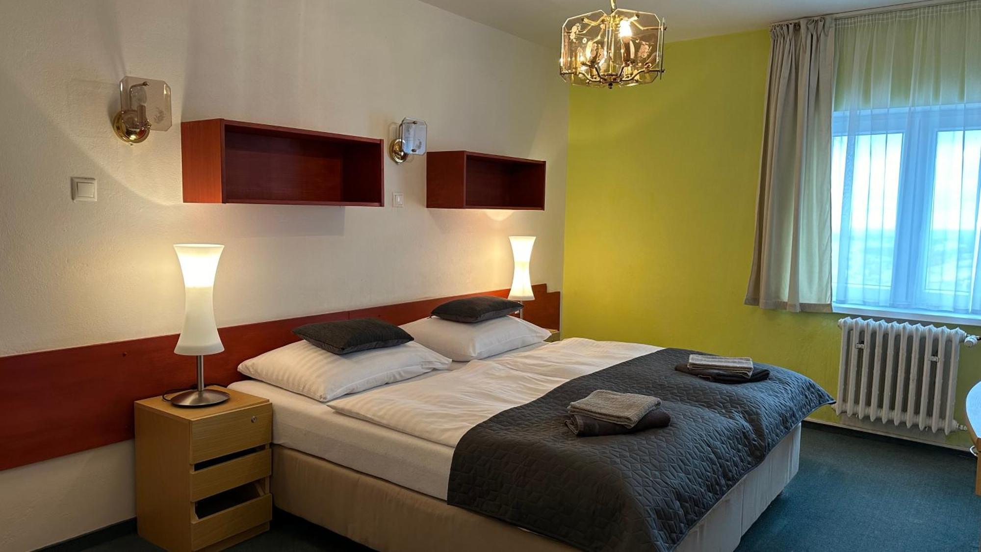 Hotel Pod Vlekem Loučná pod Klínovcem Kültér fotó
