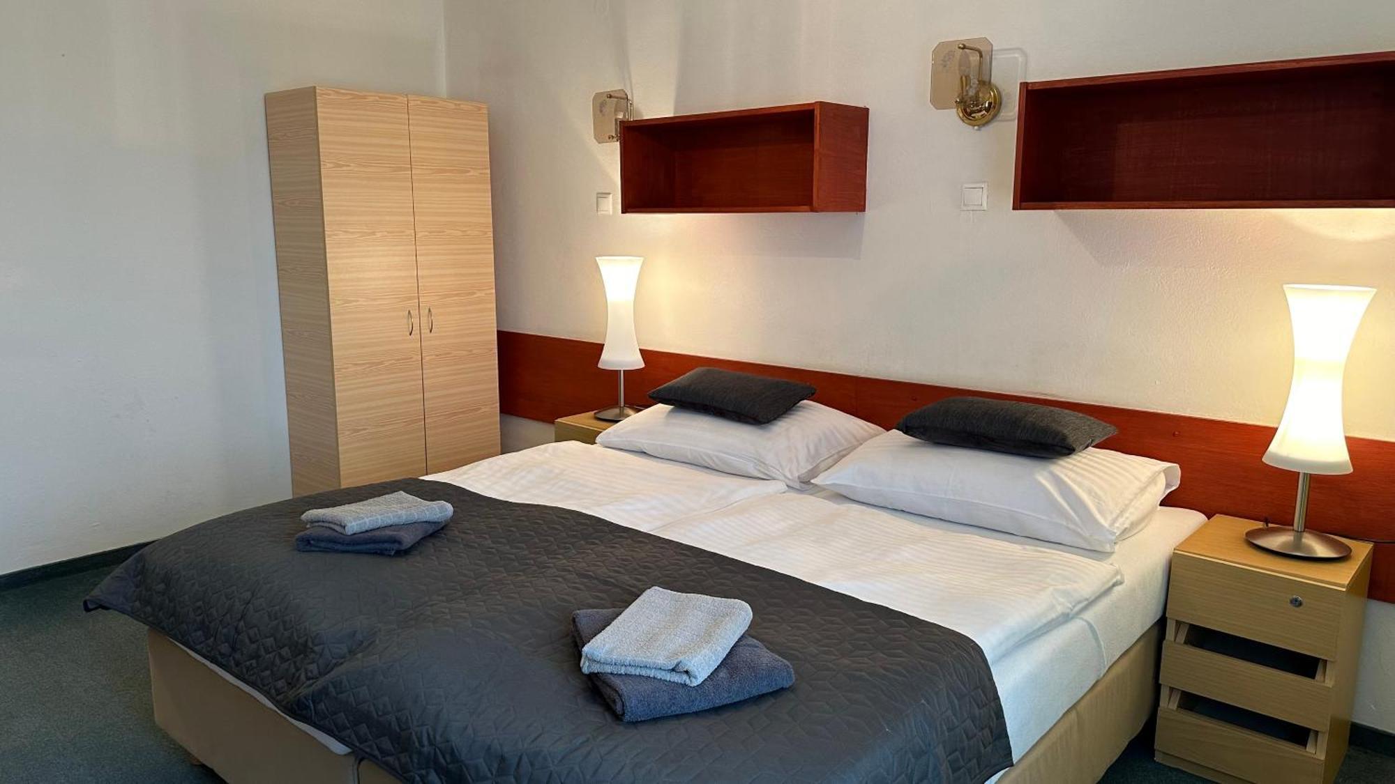 Hotel Pod Vlekem Loučná pod Klínovcem Kültér fotó